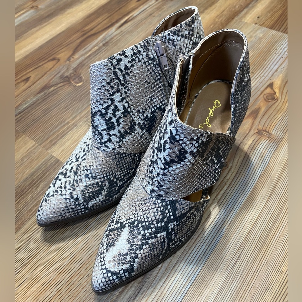 4/$16 Qupid Boots